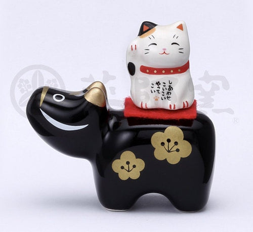 From Japan Beckoning Waving Lucky Cow & Cat for Happiness Maneki Neko 7834